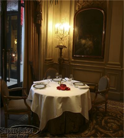 The dining room at Le Cinq
