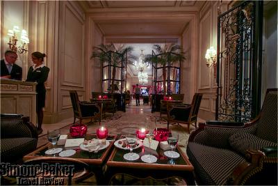 After lunch we enjoyed hot beverages just outside the Le Cinq dining room