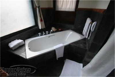 The bathtub at Dwarikas