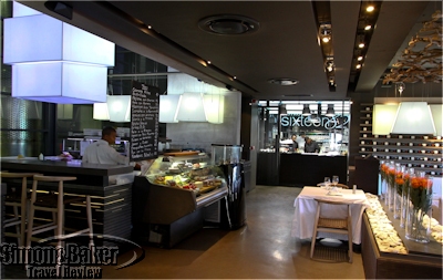 The kitchen and deli areas were just at the entrance to the bistro